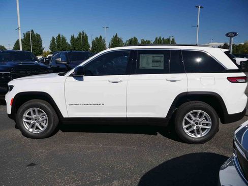 New 2025 Jeep Grand Cherokee Laredo X w/ Luxury Tech Group I image 12
