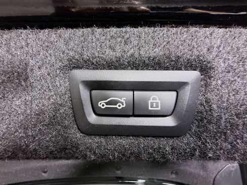 Used 2021 BMW 540i w/ Premium Package image 41