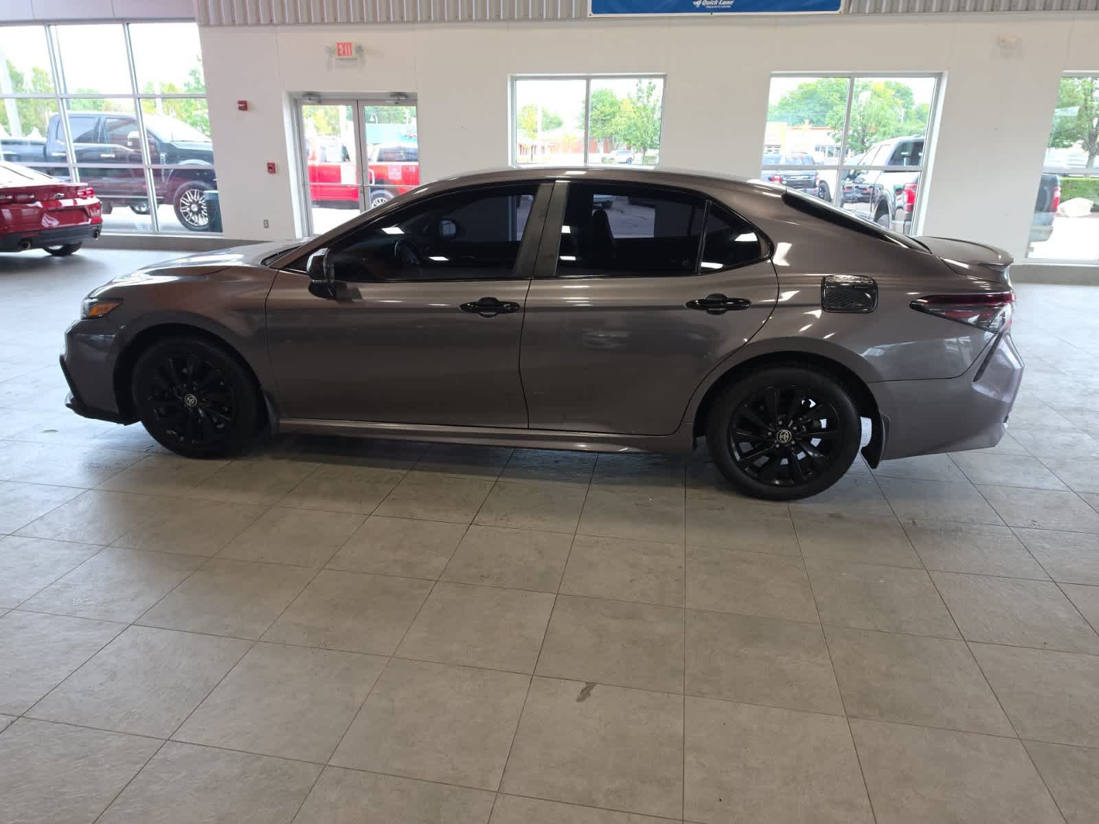 Used 2022 Toyota Camry SE FWD image 13