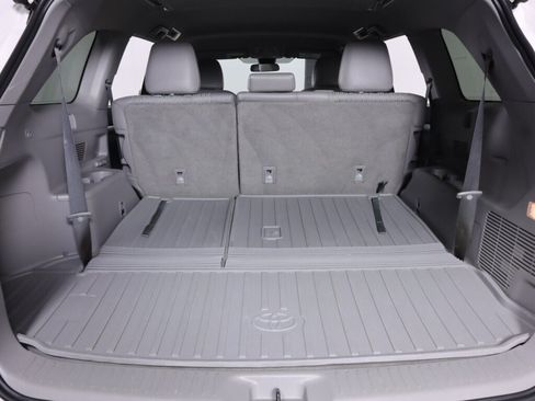 Used 2019 Toyota Highlander Plus AWD/4WD image 33
