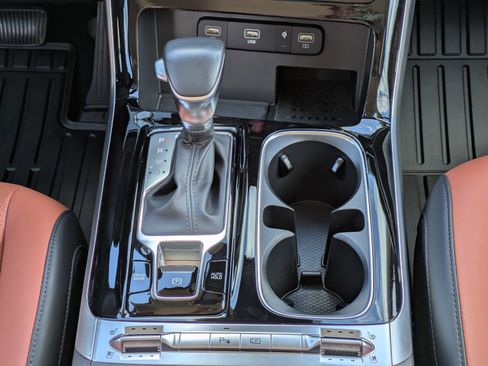 Used 2023 Kia Carnival SX FWD image 17