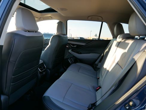 Certified 2025 Subaru Outback Limited image 33