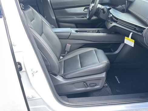 Used 2025 Nissan Murano SL AWD/4WD image 13