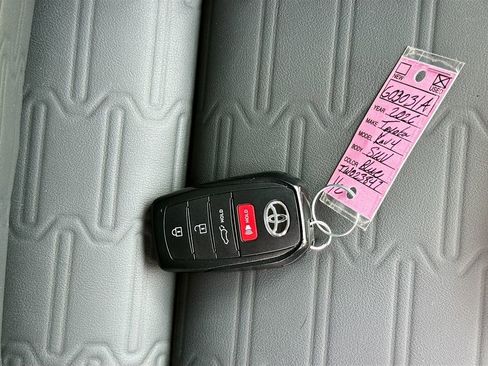 Used 2026 Toyota RAV4 AWD image 38