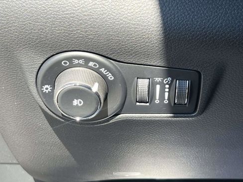 Used 2026 Jeep Compass Limited w/ Sun, Sound & Navigation Group AWD/4WD image 21