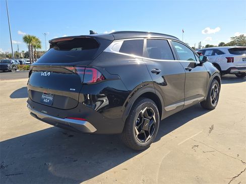New 2026 Kia Sportage EX image 8