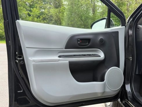 Used 2014 Toyota Prius C One FWD image 10