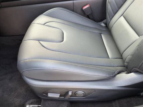 New 2026 Hyundai Elantra Limited FWD image 4