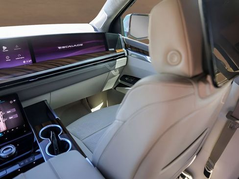 Certified 2026 Cadillac Escalade Platinum Luxury w/ LPO, Floor Liner Package image 29