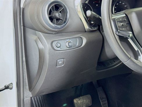 Certified 2025 Chevrolet Blazer LT FWD image 8