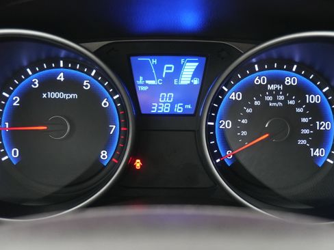 Used 2011 Hyundai Tucson GLS image 15