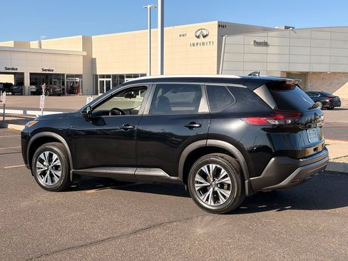 Certified 2022 Nissan Rogue SV w/ SV Premium Package FWD image 4
