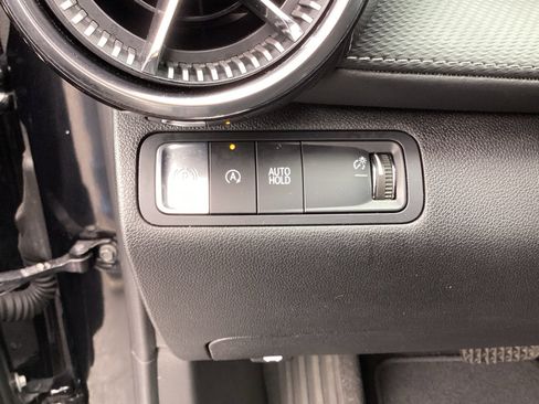 Used 2025 Chevrolet Equinox LT w/ Convenience Package II FWD image 32