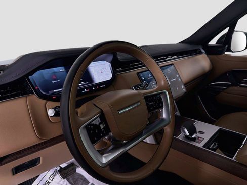 Certified 2024 Land Rover Range Rover Long Wheelbase SE AWD/4WD image 9