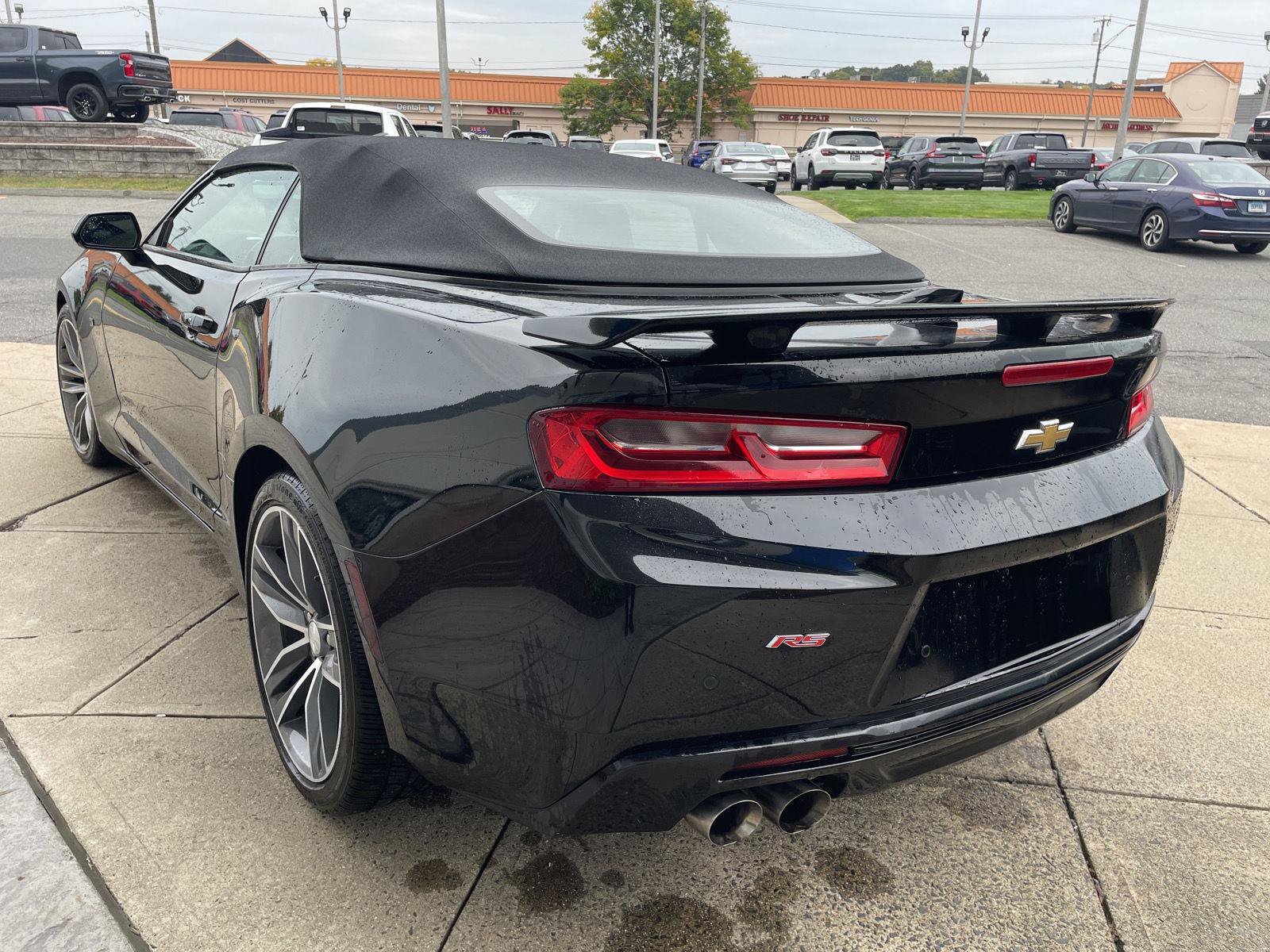 Used 2016 Chevrolet Camaro LT RWD image 4