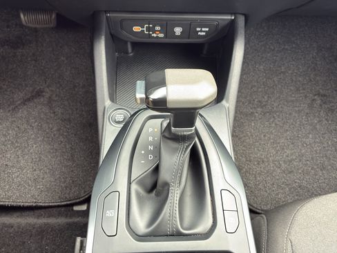 Used 2025 Kia K4 FWD image 21