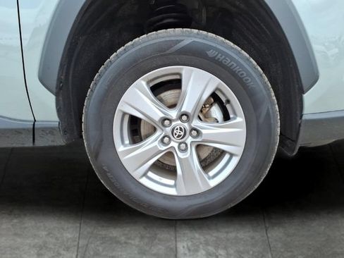 Used 2023 Toyota RAV4 XLE AWD/4WD image 9