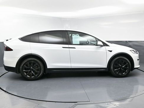 Used 2023 Tesla Model X image 9