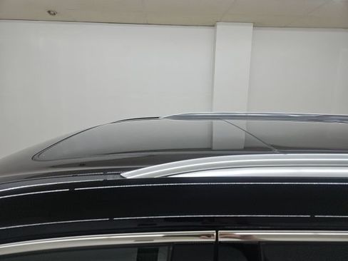 Used 2025 Buick Enclave Avenir w/ Super Cruise Package AWD/4WD image 2