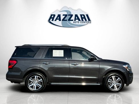 Used 2023 Ford Expedition Limited image 2