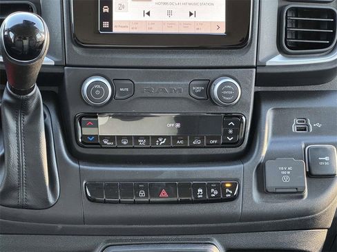 New 2026 RAM ProMaster 2500 w/ Quick Order Package 22G SLT image 22