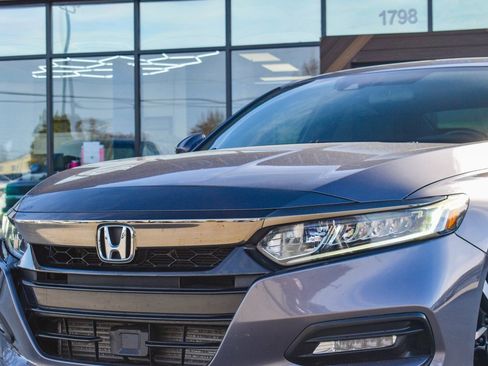 Used 2019 Honda Accord Sport image 2