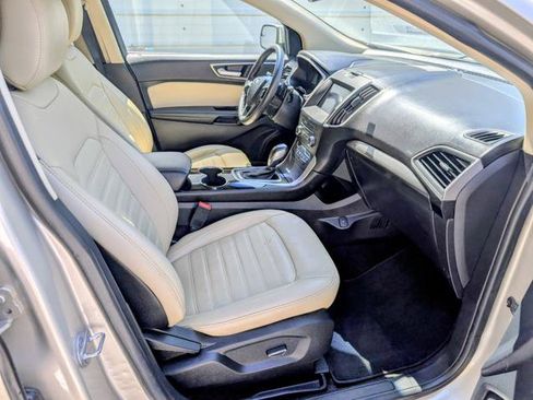 Used 2018 Ford Edge SEL w/ Equipment Group 201A AWD/4WD image 22