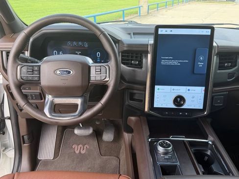 Used 2024 Ford Expedition Max King Ranch RWD image 24