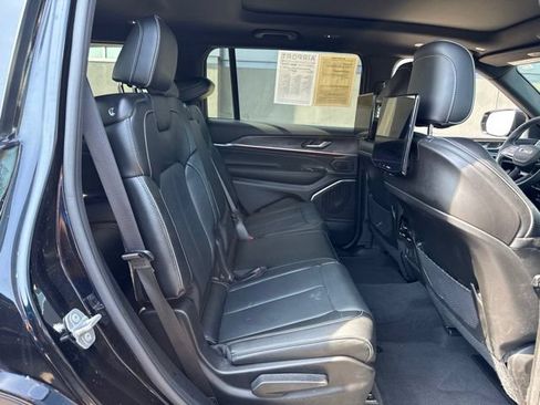 Used 2025 Jeep Grand Cherokee L Overland w/ Rear Seat Video Group I AWD/4WD image 11
