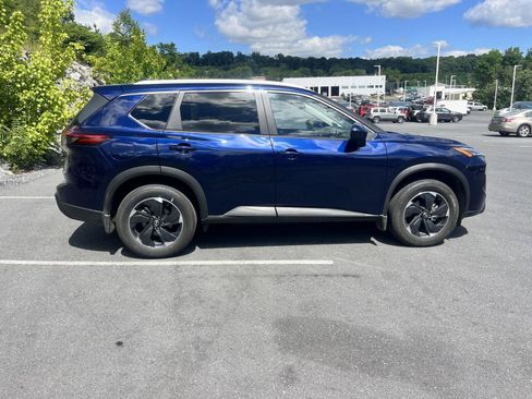 Used 2025 Nissan Rogue SV w/ SV Premium Package AWD/4WD image 40