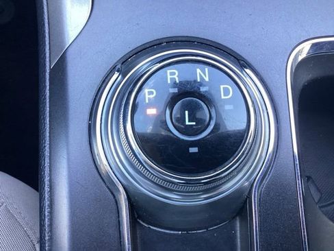Used 2019 Ford Fusion SE FWD image 24