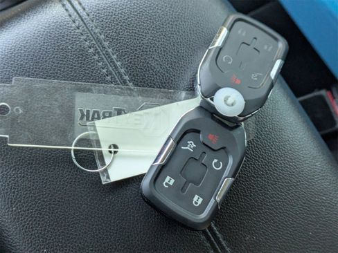 Used 2023 GMC Terrain SLT image 37