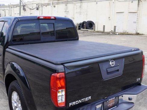 Used 2019 Nissan Frontier SV image 10