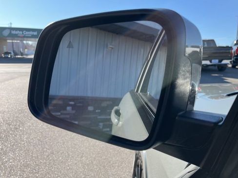 Used 2020 Jeep Grand Cherokee Altitude image 24