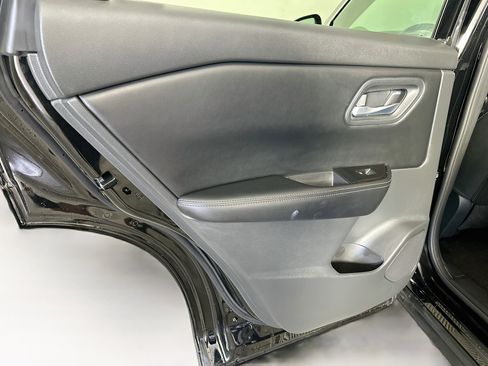 Used 2025 Nissan Rogue SV AWD/4WD image 25