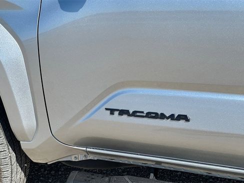 Used 2024 Toyota Tacoma TRD Off-Road image 28
