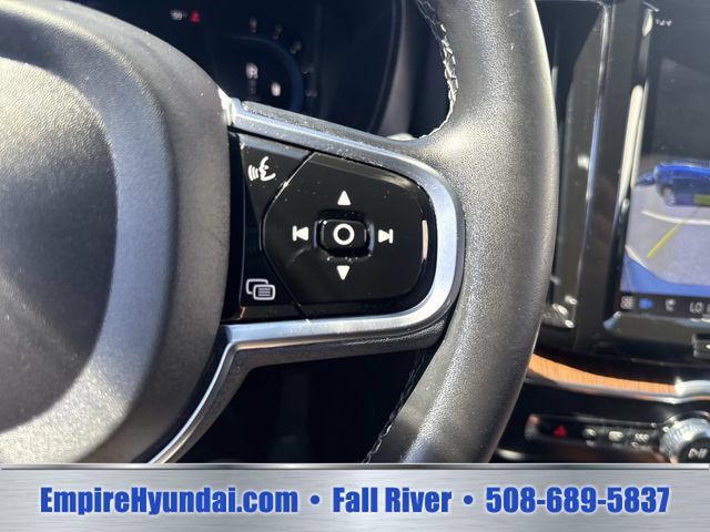 Used 2023 Volvo XC60 B5 Plus AWD/4WD image 29