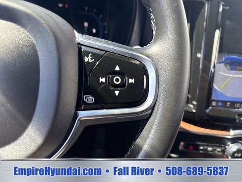 Used 2023 Volvo XC60 B5 Plus AWD/4WD image 29