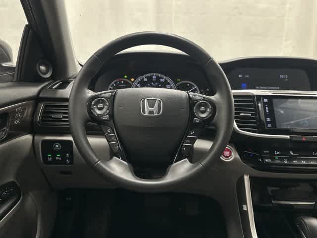 Used 2017 Honda Accord Touring image 15