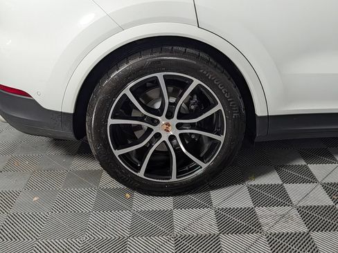 Certified 2026 Porsche Cayenne AWD/4WD image 13