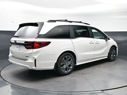New 2026 Honda Odyssey Touring image 5