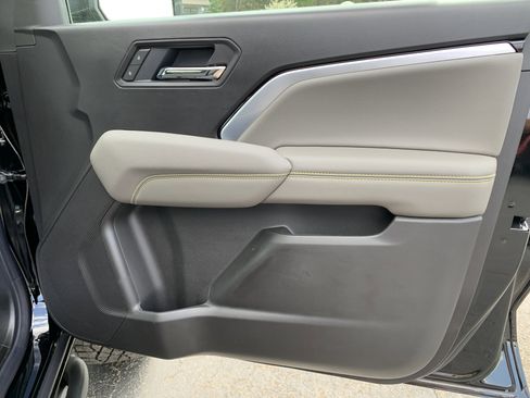 New 2026 Chevrolet Colorado ZR2 w/ Technology Package AWD/4WD image 28
