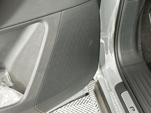 New 2025 Nissan Pathfinder Platinum w/ Black Appearance Package image 26