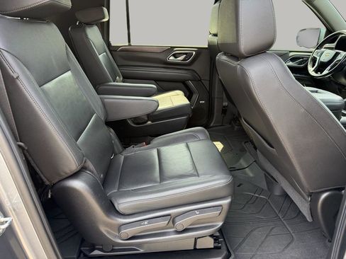 Used 2021 Chevrolet Suburban LT RWD image 35