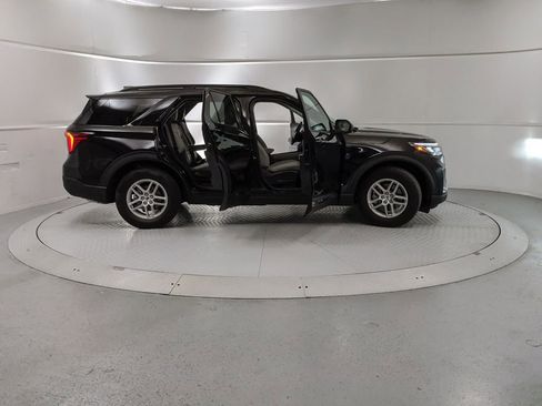 New 2025 Ford Explorer Active w/ Active Comfort Package image 8