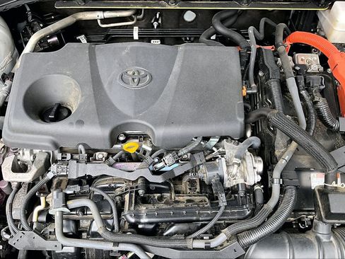 Certified 2023 Toyota Crown AWD/4WD image 33