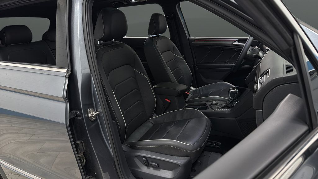 Used 2023 Volkswagen Tiguan SEL R-Line AWD/4WD image 24