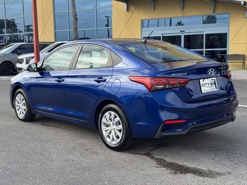 Used 2022 Hyundai Accent SE image 2