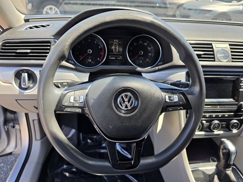 Used 2016 Volkswagen Passat 1.8T S FWD image 14