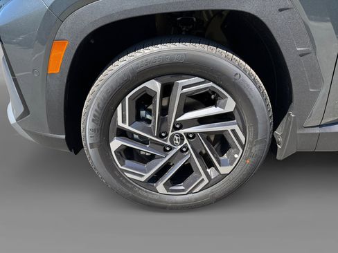 New 2025 Hyundai Tucson Limited image 9
